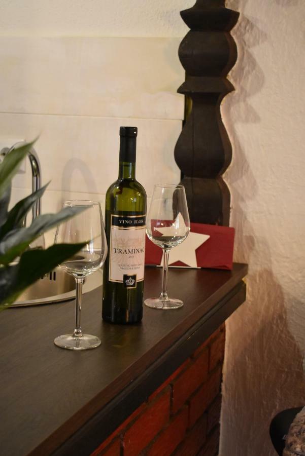 Kuca Za Odmor Malia: Spa Retreat with City Attraction Perks Thurdevac Exterior photo